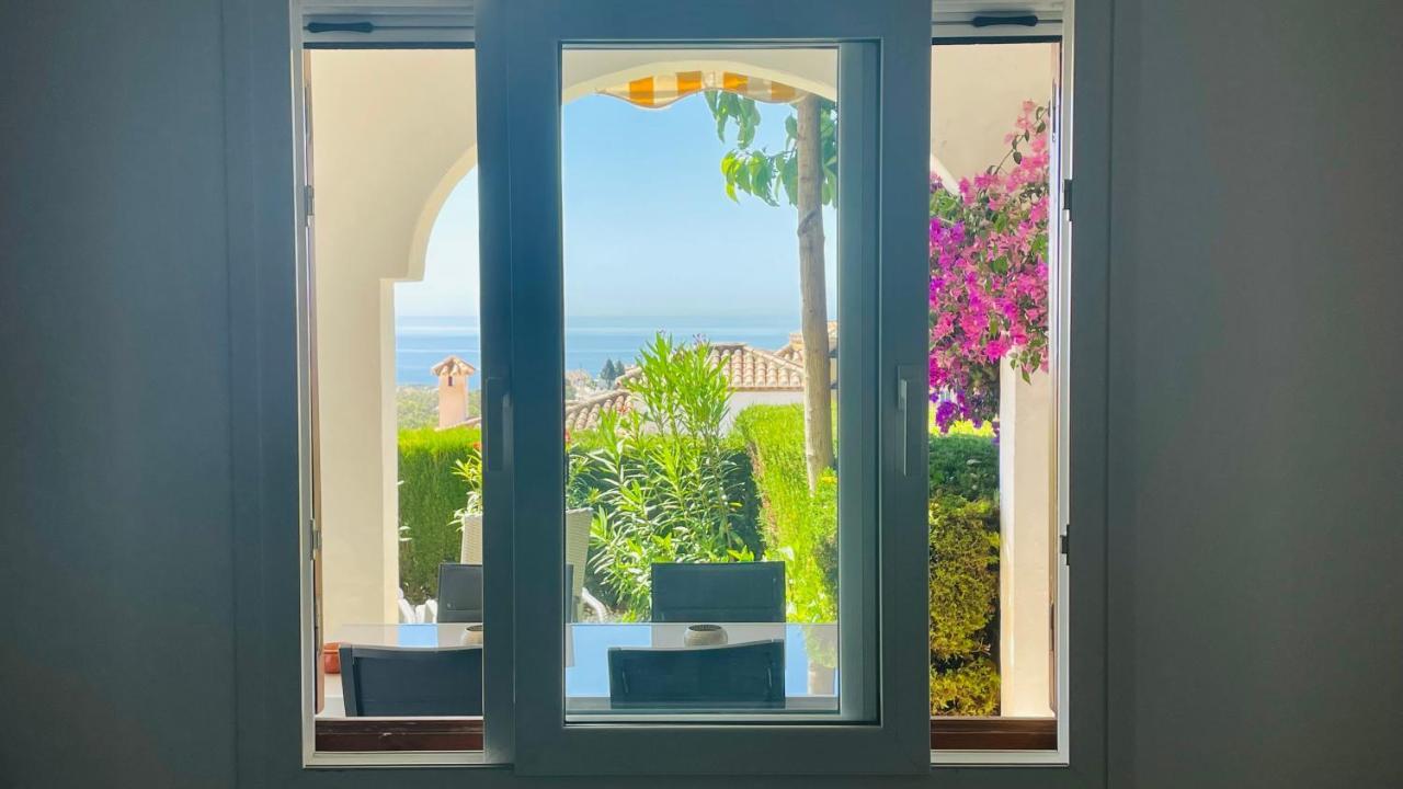 Modern Garden Apartment With A Fantastic Sea View And A Private Garden Sitio de Calahonda Exteriér fotografie